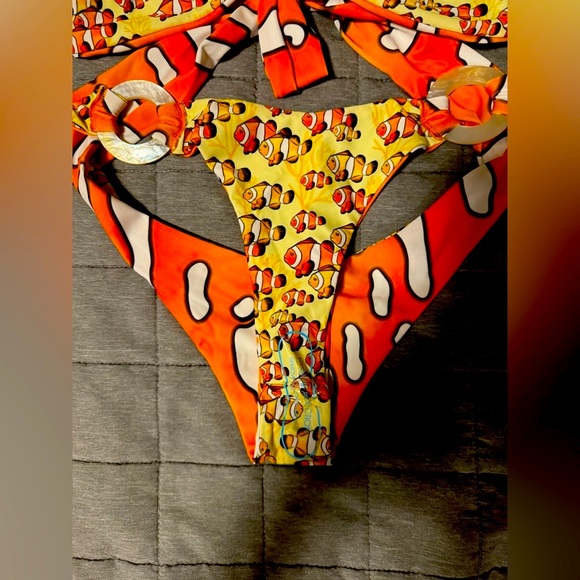 Moana Bikini - Reversible Just Keep Swimming Set - Size Medium - Picture 4 of 7